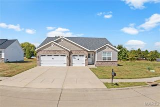 3422 Chippewa Dr, Shiloh, IL 62221