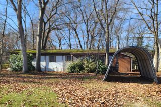 2384 Deannie St, Fennville, MI 49408