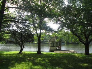 3212 Lake Desiard Dr, Monroe, LA 71201