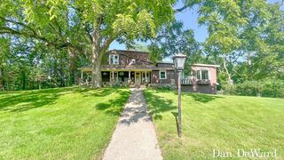 5565 Ada Dr SE, Ada, MI 49301