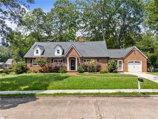 650 Blueridge Ave, Gainesville, GA 30501