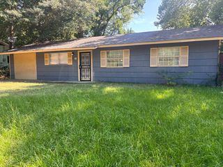318 Queen Marie Ln, Jackson, MS 39209