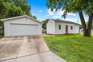 2925 E  37th St, Des Moines, IA 50317
