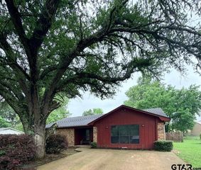 101 County Road 4111, Jacksonville, TX 75766