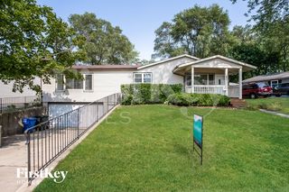 811 Salem Ln, Carpentersville, IL 60110