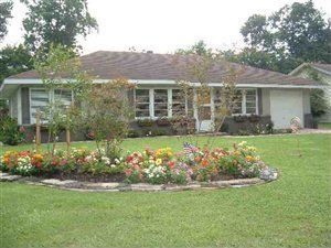 845 Peyton Dr, Beaumont, TX 77706