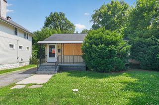 1217 Smith Rd, Columbus, OH 43207
