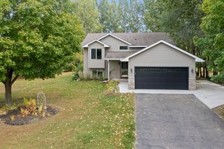 1324 Cedar Dr S, Cambridge, MN 55008