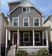 22 Harvey St, New Brunswick, NJ 08901