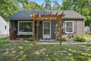 1320 Craft Ave, Kalamazoo, MI 49048