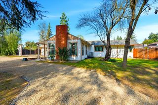 610 W  Barstow Ave, Fresno, CA 93704