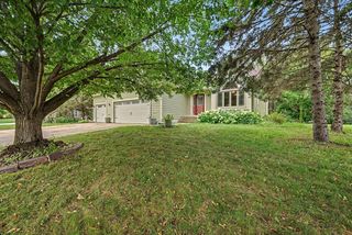 240 Woodridge Ln, Lino Lakes, MN 55014