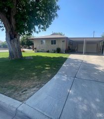 2717 Laurel Dr, Bakersfield, CA 93304
