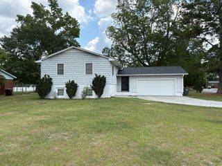 611 Toyota Dr, Ayden, NC 28513