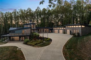 809 Mount Pleasant Rd, Mars, PA 16046