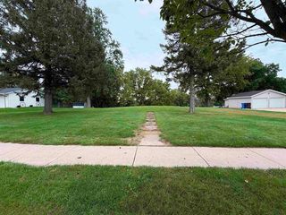 533 N  Main St, Fall River, WI 53932