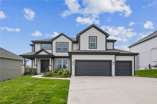 19527 W  116th St, Olathe, KS 66061