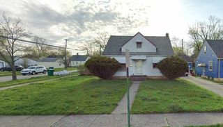 5101 Catherine St, Maple Hts, OH 44137