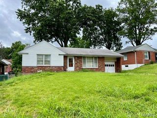 9423 Ardmore Dr, Saint Louis, MO 63137