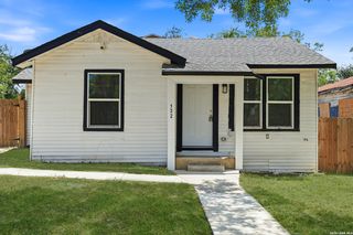 132 Stratford Ct, San Antonio, TX 78223