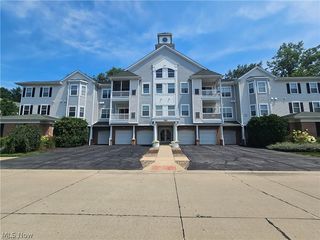 718 Aqua Marine Blvd, Avon Lake, OH 44012