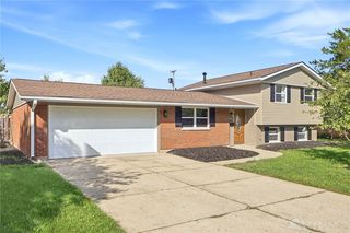 281 Fairway Dr, Fairborn, OH 45324