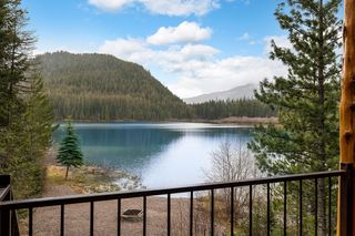 1060 Lake Dr, Columbia Falls, MT 59912