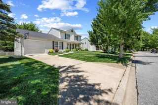 718 Spotters Ct, Hampstead, MD 21074