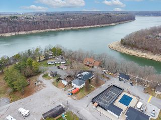105 Villager Resort Dr, Somerset, KY 42503