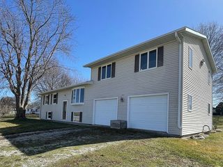 509 W  Grove St, Media, IL 61460