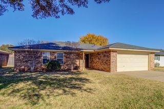 3238 94th St, Lubbock, TX 79423