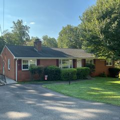 40 Wellington Dr, Lynchburg, VA 24502