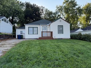 2015 Calhoun St, Bellevue, NE 68005