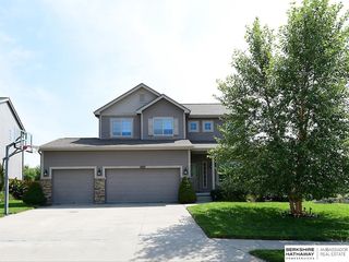 8215 S  190th Ave, Omaha, NE 68136