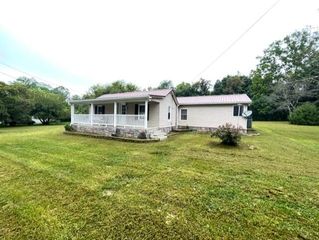 153 Church St, Peterstown, WV 24963