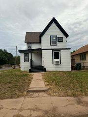 E  7th Ave, Hutchinson, KS 67501