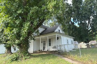 301 S  Mill St, Athens, IL 62613