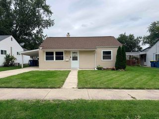 707 E  Randolph St, Angola, IN 46703