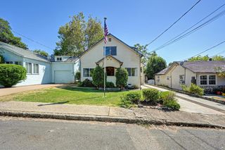 155 Sunset Dr, Auburn, CA 95603