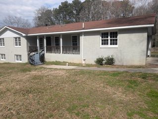 7039 Chimney Ridge Dr, Riverdale, GA 30296