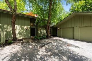 550 Russet Woods Ln #25, Aurora, OH 44202