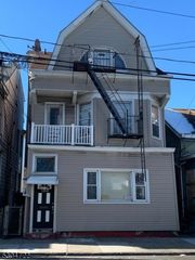 150 Martin St, Paterson, NJ 07501