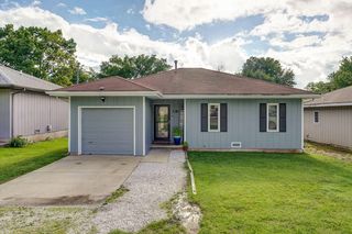 2715 N Pierce Avenue, Springfield, MO 65803