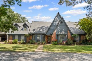 1389 Yellowdog Rd, Senatobia, MS 38668