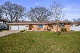 16325 Bloem Dr, Spring Lake, MI 49456