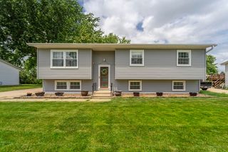 2304 3rd Ave NW, Waverly, IA 50677