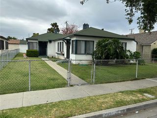 525 W  Almond St, Compton, CA 90220