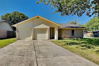 1618 Live Oak Hollow St, Pearland, TX 77581