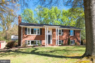 7200 Popkins Farm Rd, Alexandria, VA 22306