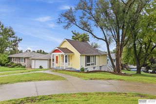 3607 S  67th St, Omaha, NE 68106
